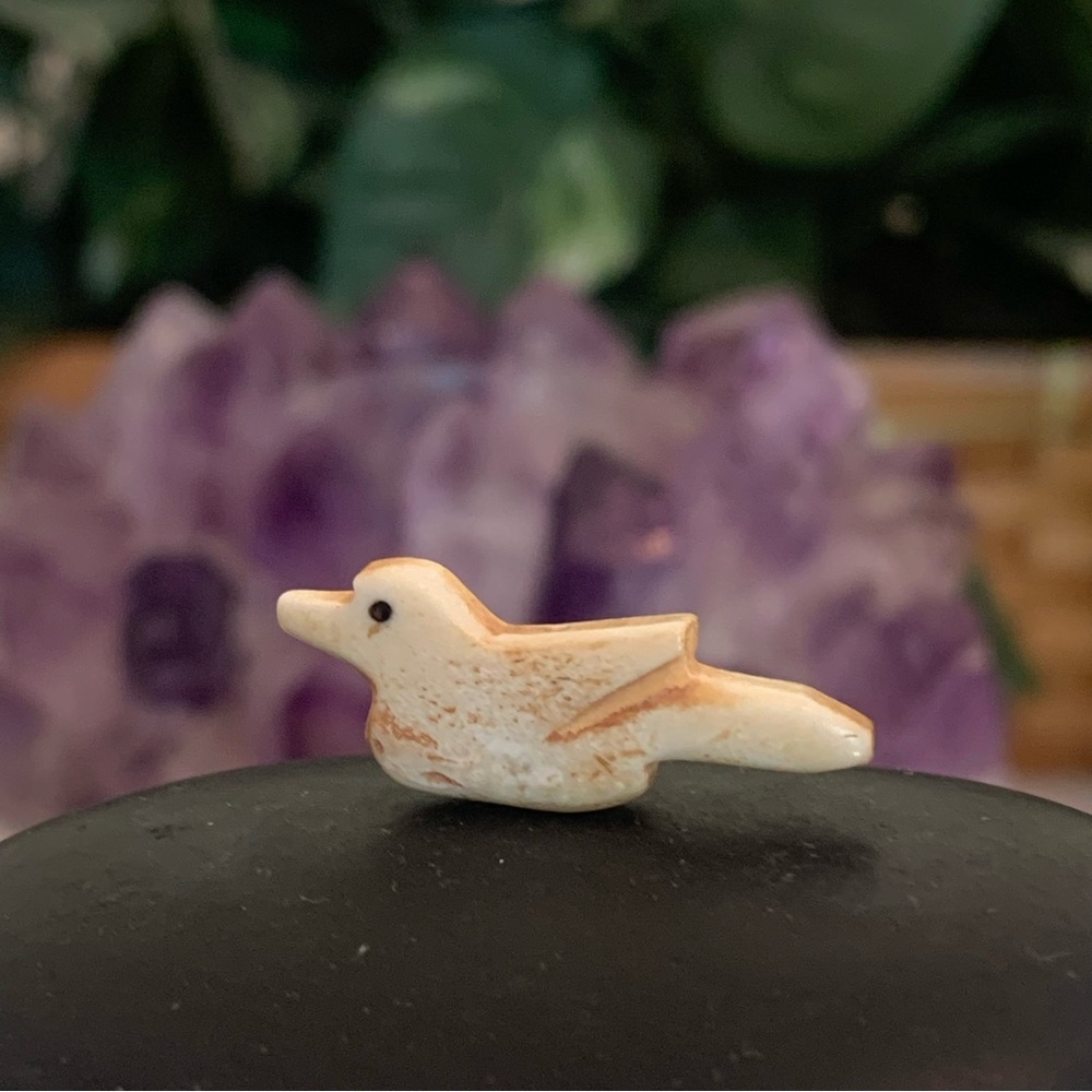 Hand Carved Bird Bone Bead Native American Style Miniature Fetish Animal 1" VTG